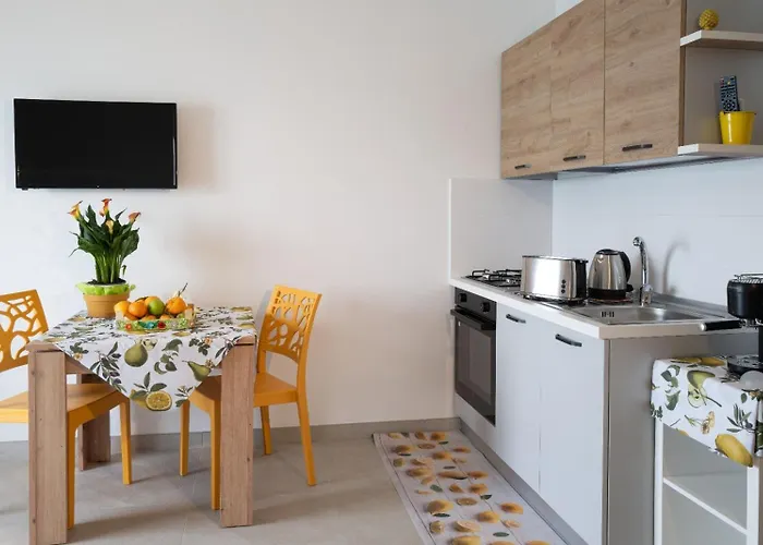 Zia Rina Naxos * Giardini-Naxos